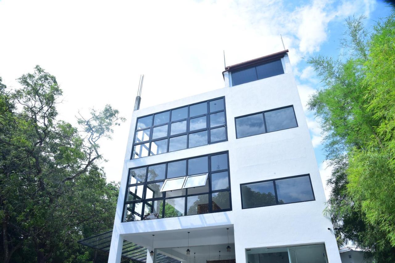Eden Grand Hotel Dambulla Exterior photo