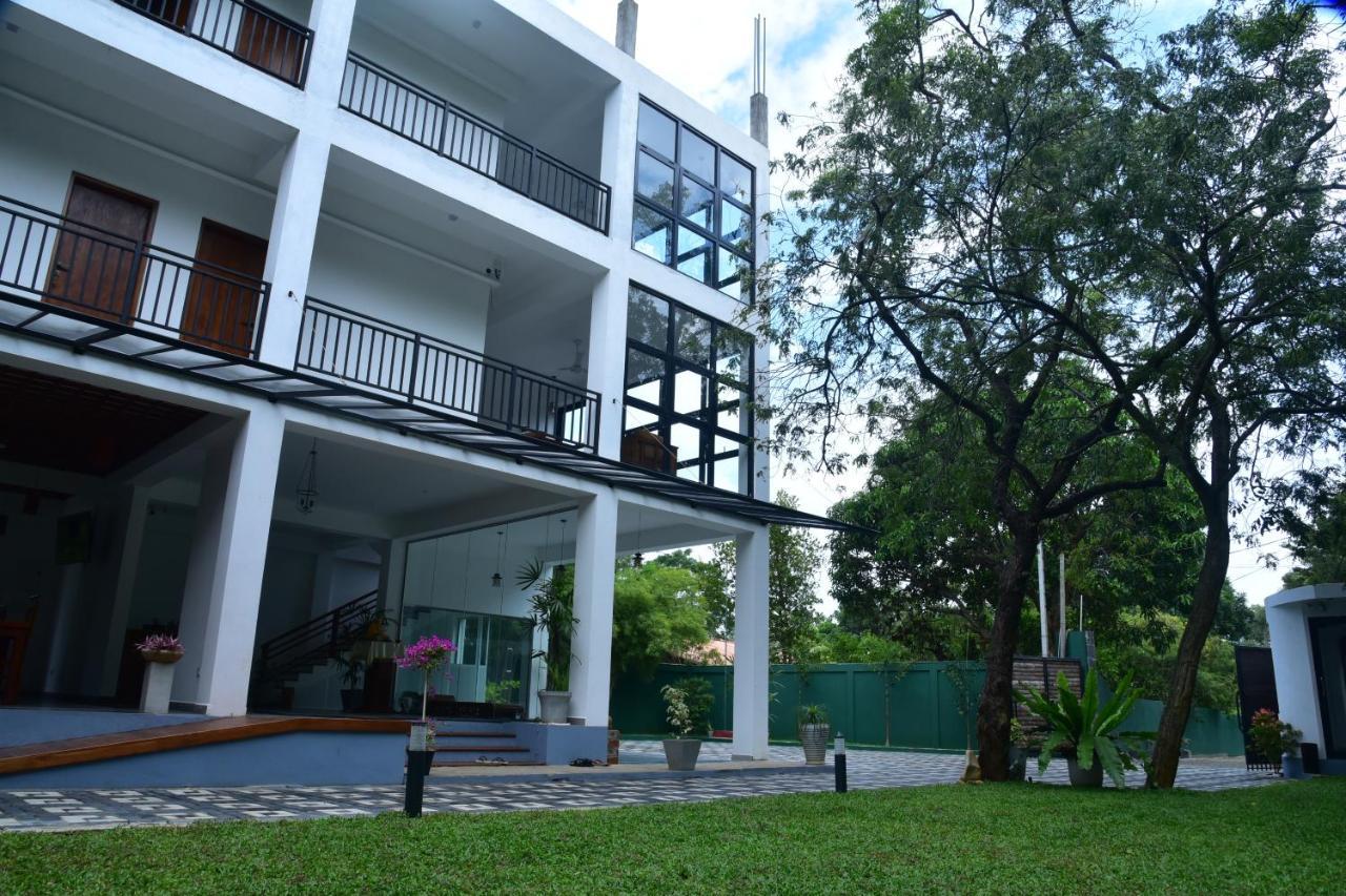 Eden Grand Hotel Dambulla Exterior photo
