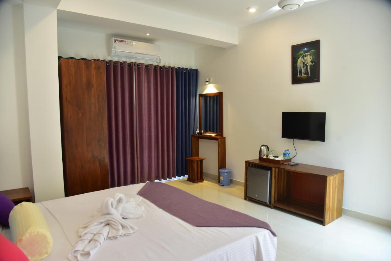 Eden Grand Hotel Dambulla Exterior photo