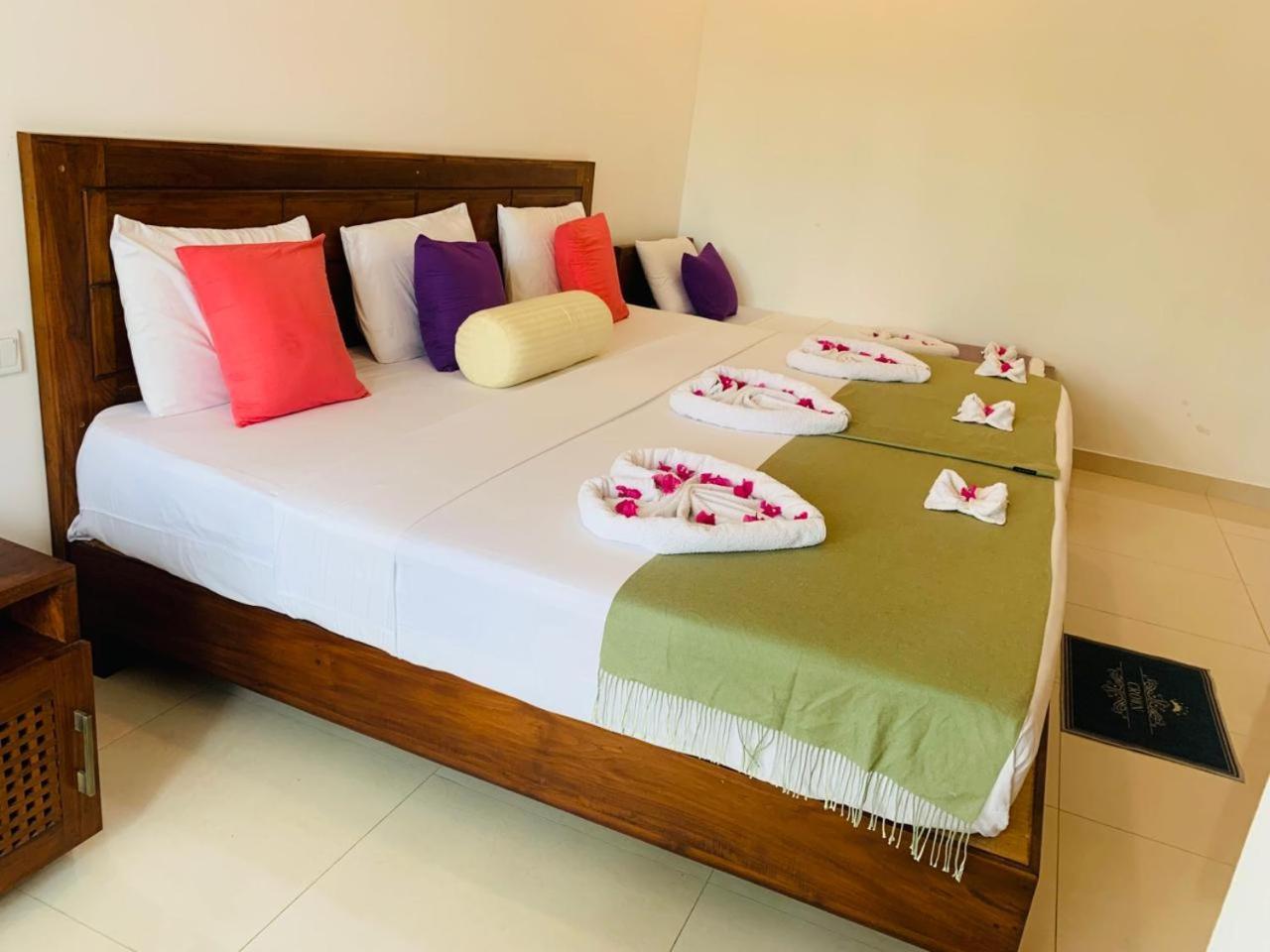 Eden Grand Hotel Dambulla Exterior photo